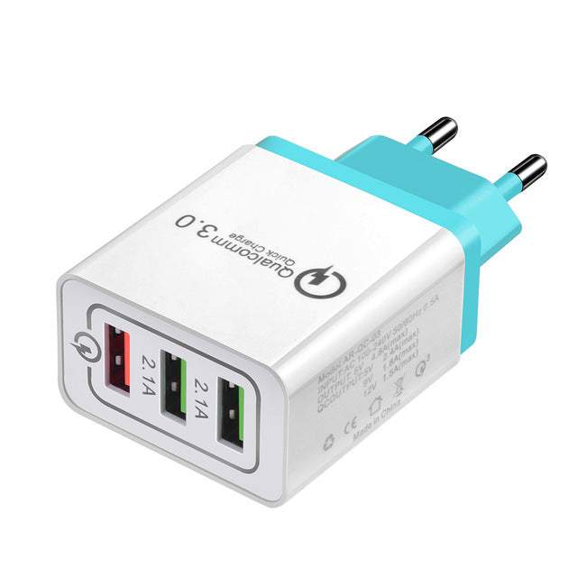 Carregador USB 18W Quick Charge 3.0 com 3 Portas — 5V/3A, Ficha EU/US, para iPhone e Android
