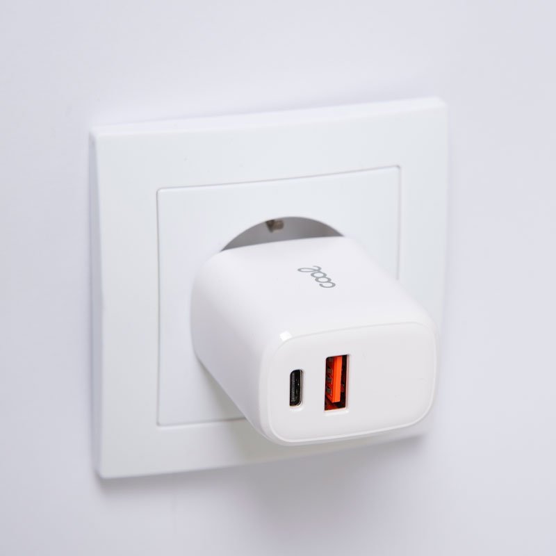 Cargador Red Universal Fast Adapt. (PD) Dual USB-A / USB-C COOL (20W) Blanco